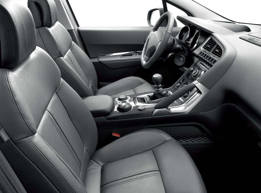  Peugeot 3008 2010 года  (фото 30 из 148)